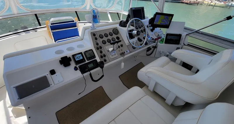 Slide: The Image of Carver Yachts 406 Motor Yacht 1999 - 6