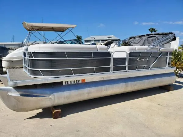 Slide: The Image of Sweetwater Pontoon SW 2286 FC 2017 - 0