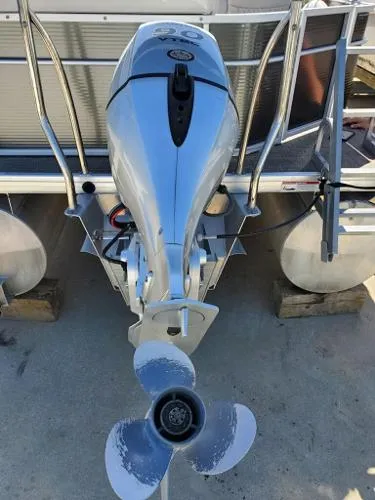 Slide: The Image of Sweetwater Pontoon SW 2286 FC 2017 - 2