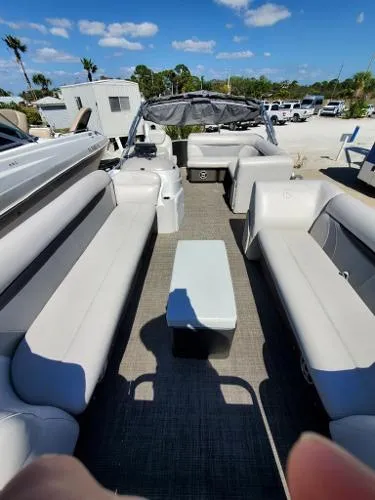 Slide: The Image of Sweetwater Pontoon SW 2286 FC 2017 - 4