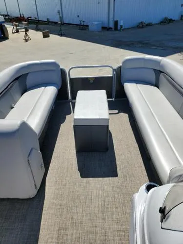 Slide: The Image of Sweetwater Pontoon SW 2286 FC 2017 - 6