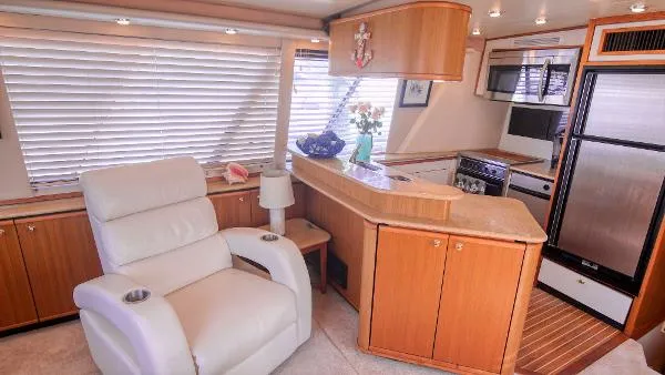 Slide: The Image of Bayliner 4788 W/Thrusters-Motivated Seller 2001 - 5