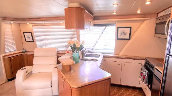 Slide: The Image of Bayliner 4788 W/Thrusters-Motivated Seller 2001 - 6