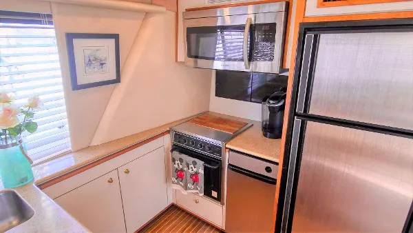 Slide: The Image of Bayliner 4788 W/Thrusters-Motivated Seller 2001 - 7
