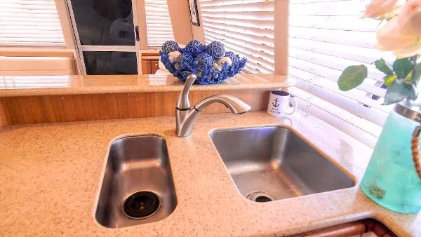 Slide: The Image of Bayliner 4788 W/Thrusters-Motivated Seller 2001 - 8