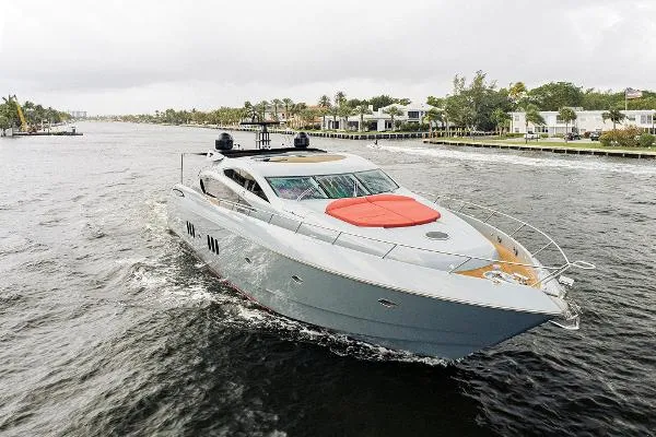 Slide: The Image of Sunseeker Predator 82 2006 - 1