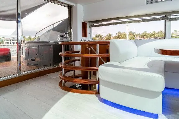 Slide: The Image of Sunseeker Predator 82 2006 - 4