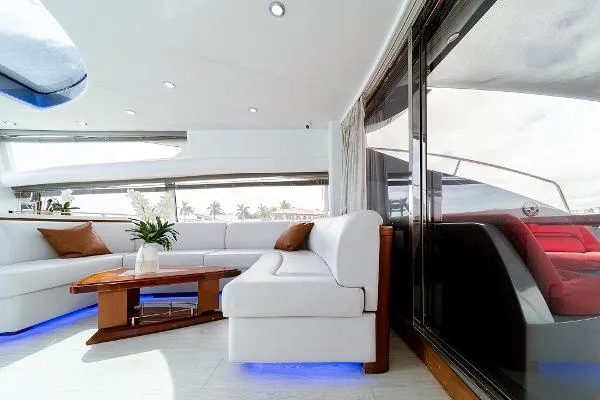 Slide: The Image of Sunseeker Predator 82 2006 - 5