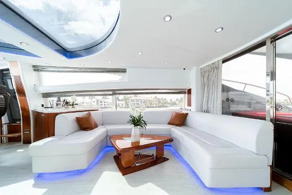 Slide: The Image of Sunseeker Predator 82 2006 - 6