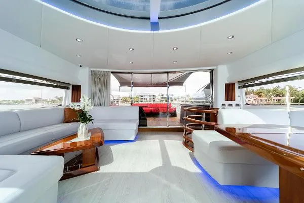 Slide: The Image of Sunseeker Predator 82 2006 - 7