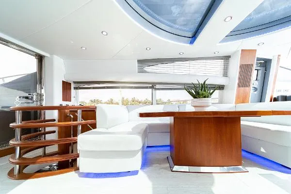 Slide: The Image of Sunseeker Predator 82 2006 - 9