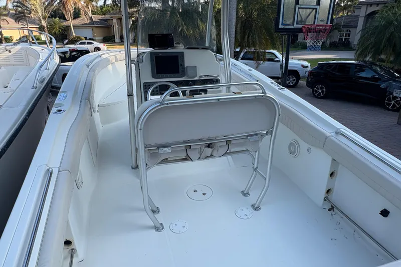 Slide: The Image of 2006 Hydra-Sports Vector 2500 CC boat interior with console and seating. - 16