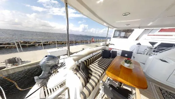 Slide: The Image of Neptunus 62 Flybridge 2005 - 4