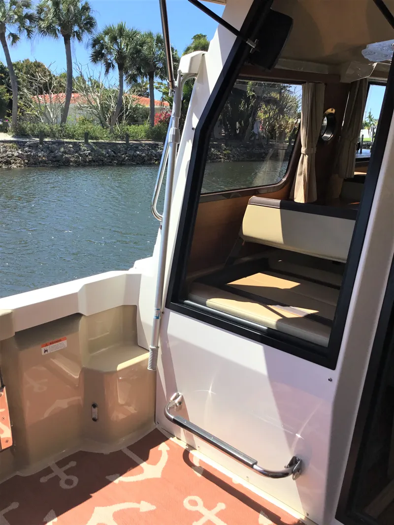 Slide: The Image of Ranger Tug R23 2018 - 9