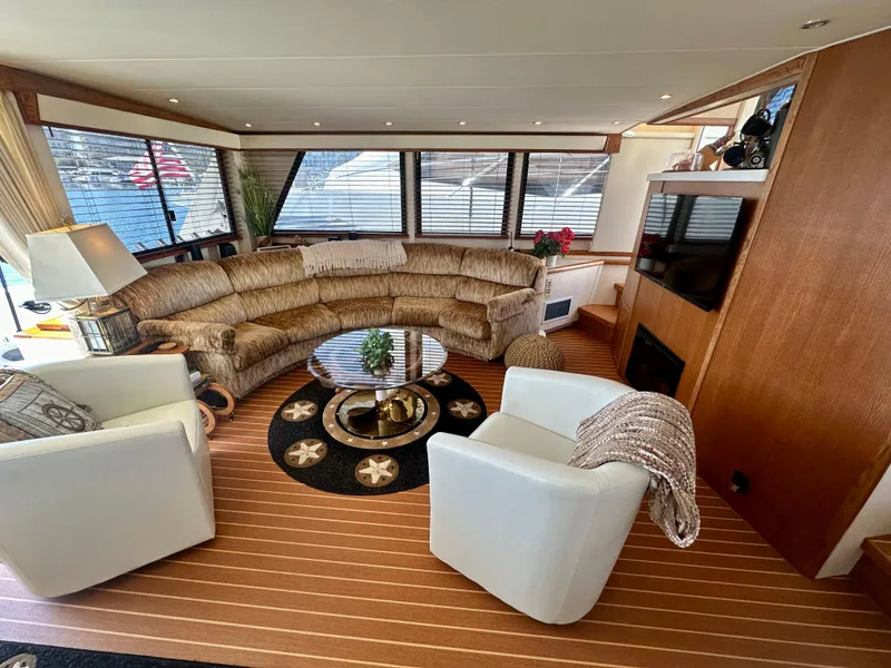 Slide: The Image of Interior of 1993 Tollycraft 57 Pilothouse yacht. - 7