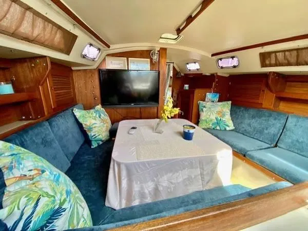 Slide: The Image of Catalina 30' MKII 1988 - 8