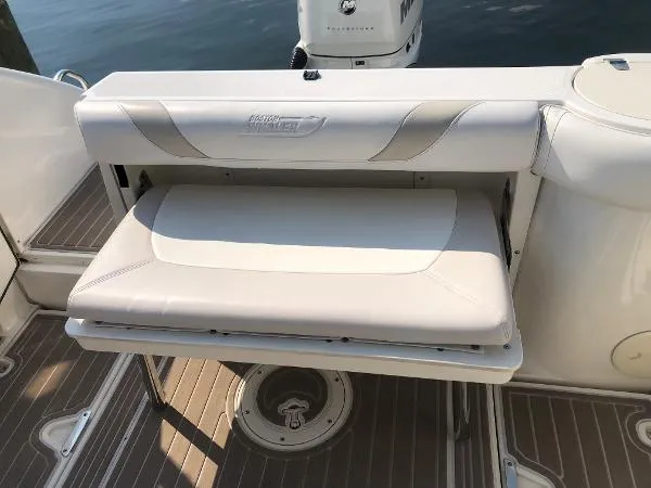 Slide: The Image of Boston Whaler 240 Outrage 2005 - 10