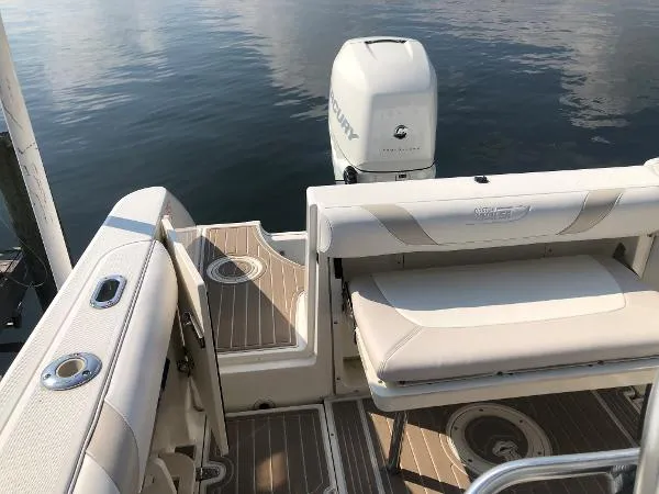 Slide: The Image of Boston Whaler 240 Outrage 2005 - 11