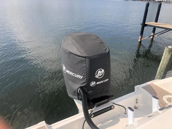 Slide: The Image of Boston Whaler 240 Outrage 2005 - 5