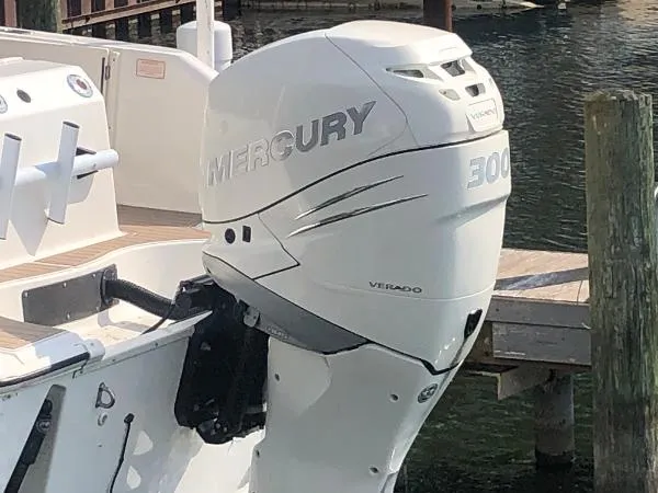 Slide: The Image of Boston Whaler 240 Outrage 2005 - 7