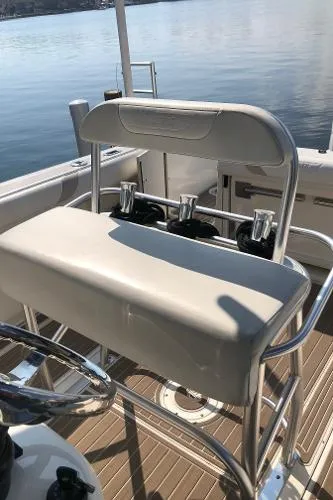 Slide: The Image of Boston Whaler 240 Outrage 2005 - 9