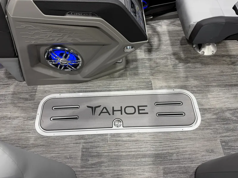 Slide: The Image of Tahoe Cascade 2385 Swingback (VRB) Tritoon & Honda 4-Stroke EFI 2026 - 33
