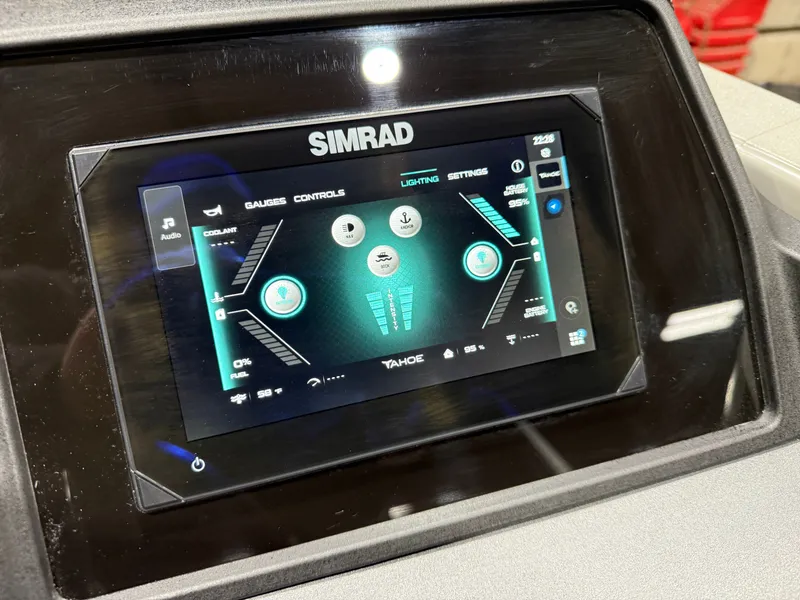 Slide: The Image of Tahoe Cascade 2385 Swingback (VRB) Tritoon & Honda 4-Stroke EFI 2026 - 14