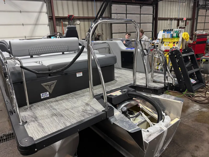 Slide: The Image of Tahoe Cascade 2385 Swingback (VRB) Tritoon & Honda 4-Stroke EFI 2026 - 53