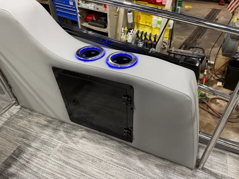Slide: The Image of Tahoe Cascade 2385 Swingback (VRB) Tritoon & Honda 4-Stroke EFI 2026 - 26