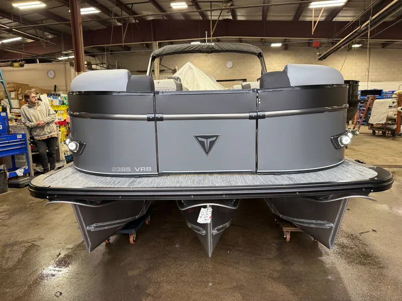 Slide: The Image of Tahoe Cascade 2385 Swingback (VRB) Tritoon & Honda 4-Stroke EFI 2026 - 42