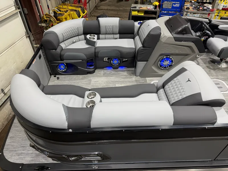 Slide: The Image of Tahoe Cascade 2385 Swingback (VRB) Tritoon & Honda 4-Stroke EFI 2026 - 2