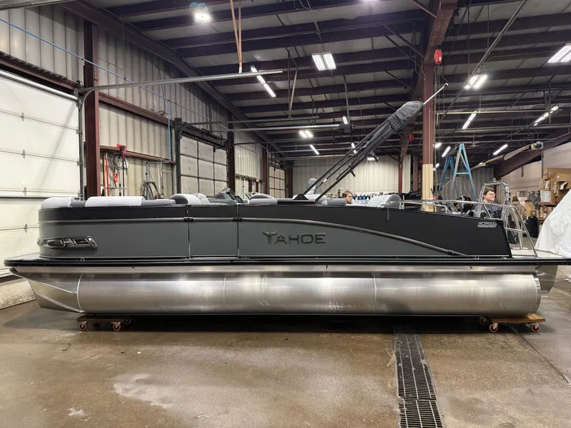 Slide: The Image of Tahoe Cascade 2385 Swingback (VRB) Tritoon & Honda 4-Stroke EFI 2026 - 55