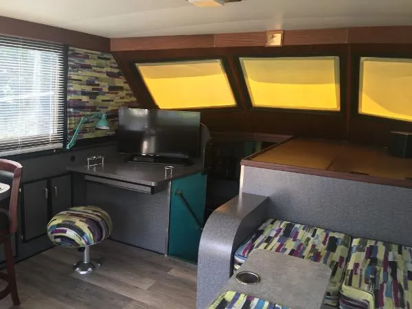Slide: The Image of Hatteras Convertible Sportfish 1981 - 10