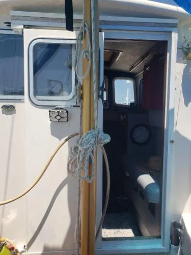 Slide: The Image of Fisher 30' Pilothouse Ketch 1984 - 5