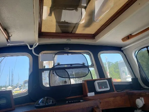 Slide: The Image of Fisher 30' Pilothouse Ketch 1984 - 8
