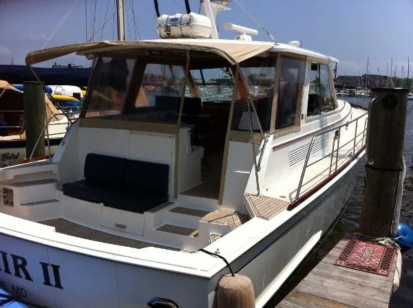 Slide: The Image of Grand Banks Eastbay 49 HX 2002 - 2