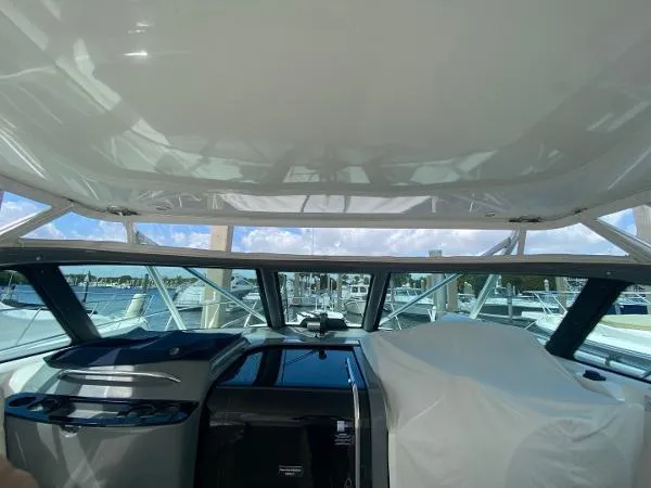 Slide: The Image of Tiara 3800 Open 2001 - 9