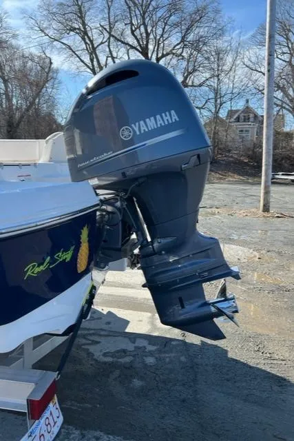 Slide: The Image of Robalo R200 Center Console 2018 - 5