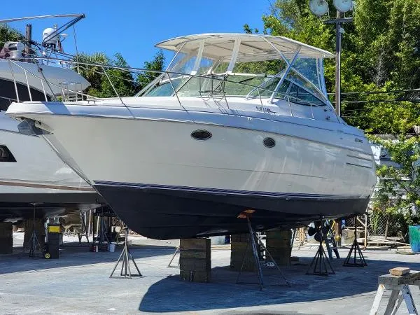 Slide: The Image of Cruisers 3570 Esprit 1995 - 2