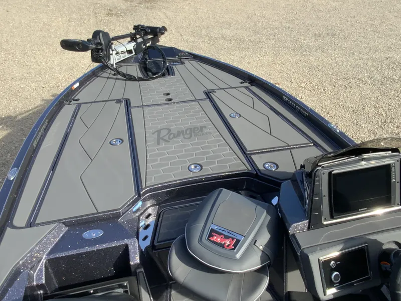 Slide: The Image of 2026 Ranger Z Comanche Z520R Ultra boat interior view. - 13