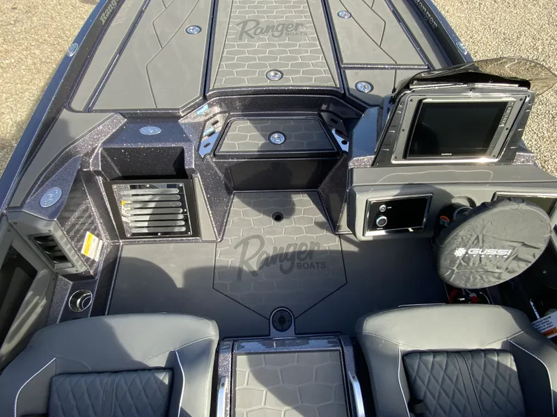 Slide: The Image of Interior view of Ranger Z Comanche Z520R Ultra 2026 boat. - 7
