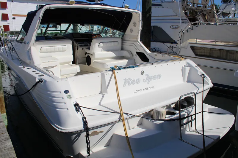 Slide: The Image of Sea Ray 400 Express Cruiser 1994 - 0