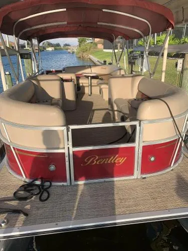 Slide: The Image of Bentley Pontoons Encore 2016 - 0