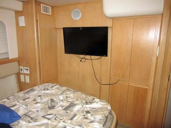 Slide: The Image of Carver Yachts 355 Motor Yacht 1997 - 10