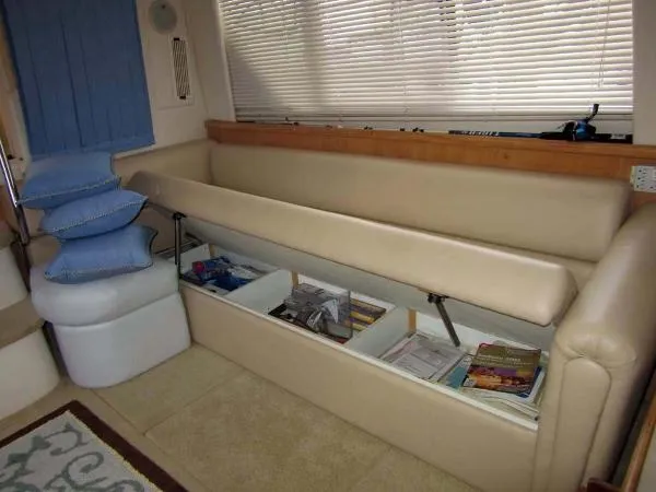 Slide: The Image of Carver Yachts 355 Motor Yacht 1997 - 6