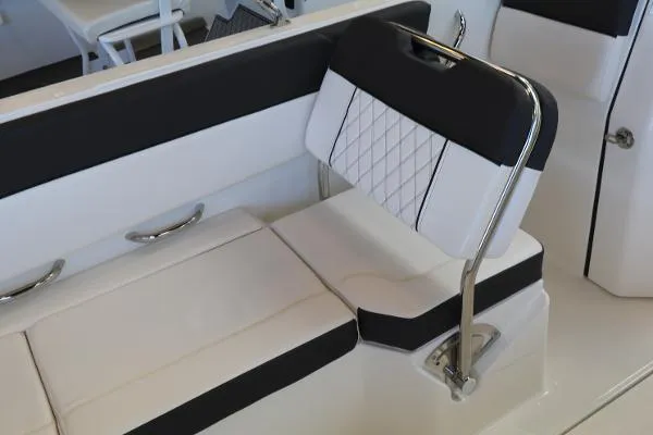 Slide: The Image of Bayliner DX2200 2022 - 11