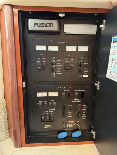 Slide: The Image of Electrical panel of 2004 Sea Ray 420 Sundancer. - 37