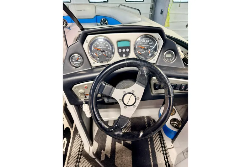 Slide: The Image of 2012 Moomba Mojo 2.5 engine compartment with ETXCAT components and detailed wiring. - 14