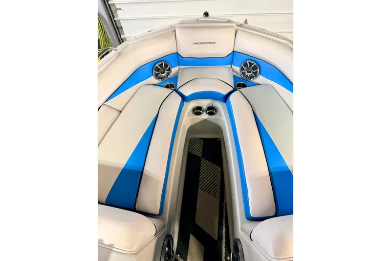 Slide: The Image of 2012 Moomba Mojo 2.5 boat throttle control and dashboard details. - 30