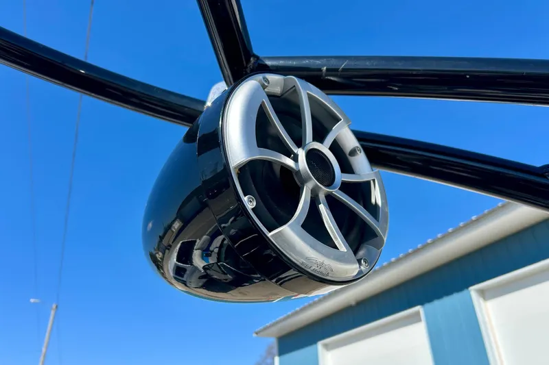 Slide: The Image of 2012 Moomba Mojo 2.5 engine, detailed view with components and wiring. - 54